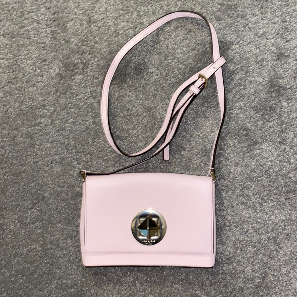 Kate Spade Pink small crossbody💕